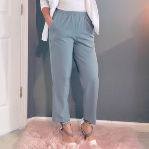 Koret gray cropped ankle length dress pants